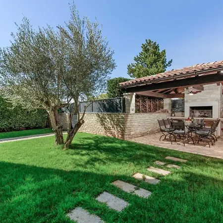 Olea Mare With Private Heated Pool Vila *